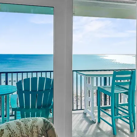 So 706 - Top Floor Updated 3Bdr Beachfront Condo!